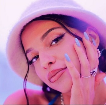 Nina Chuba, singer-songwriter, Headshot